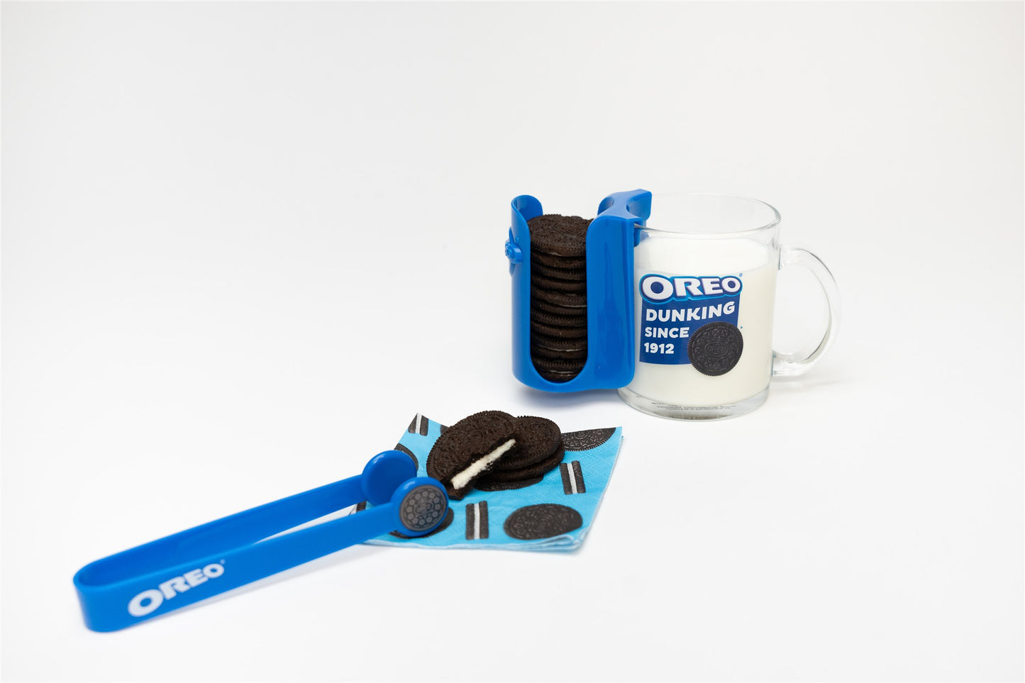 Oreo mug , tongs, holder, and napkin